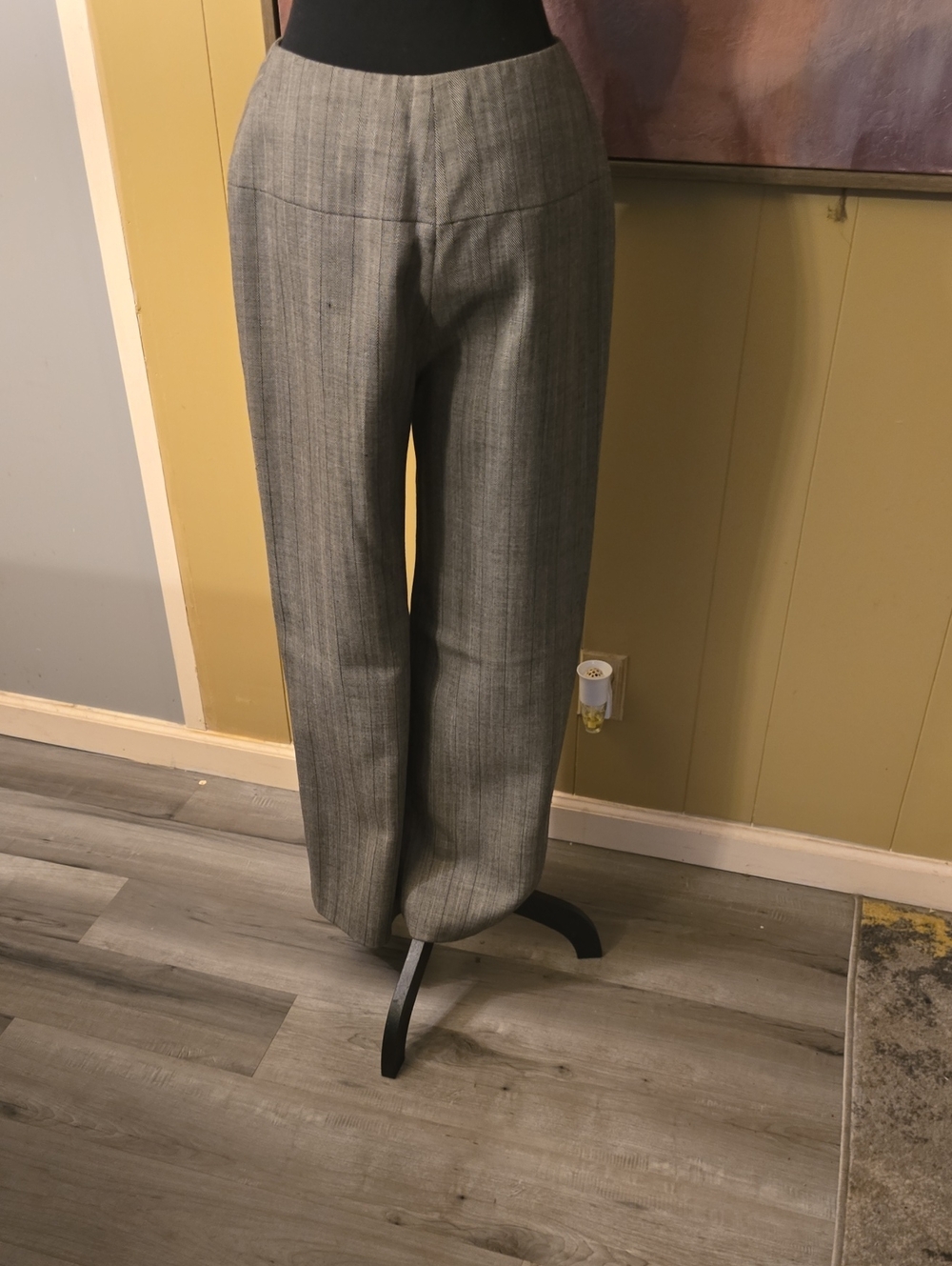 Harve Benard Gray Pinstripe Men’s Dress Pants
